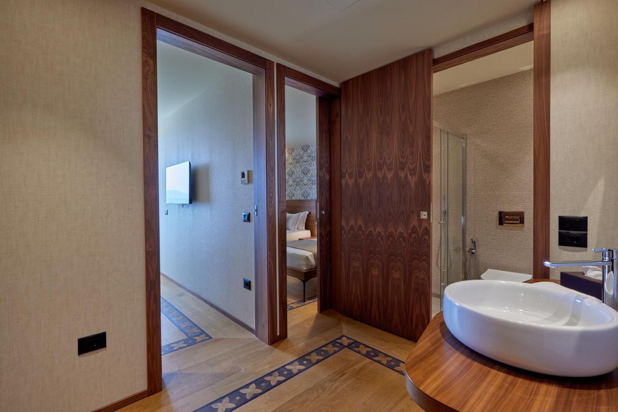 Valis Luxury Hotel Vlore Exterior photo