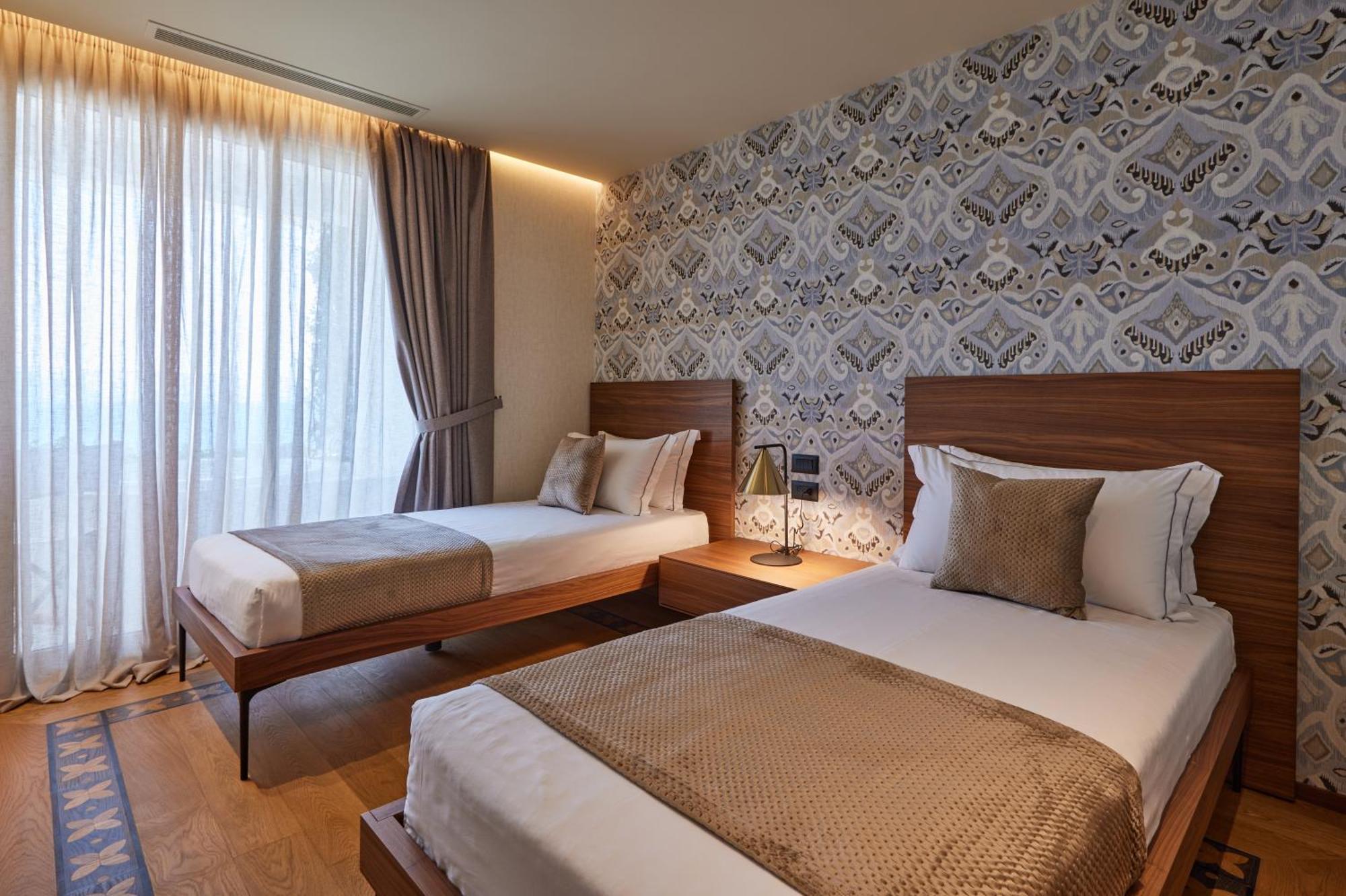 Valis Luxury Hotel Vlore Exterior photo