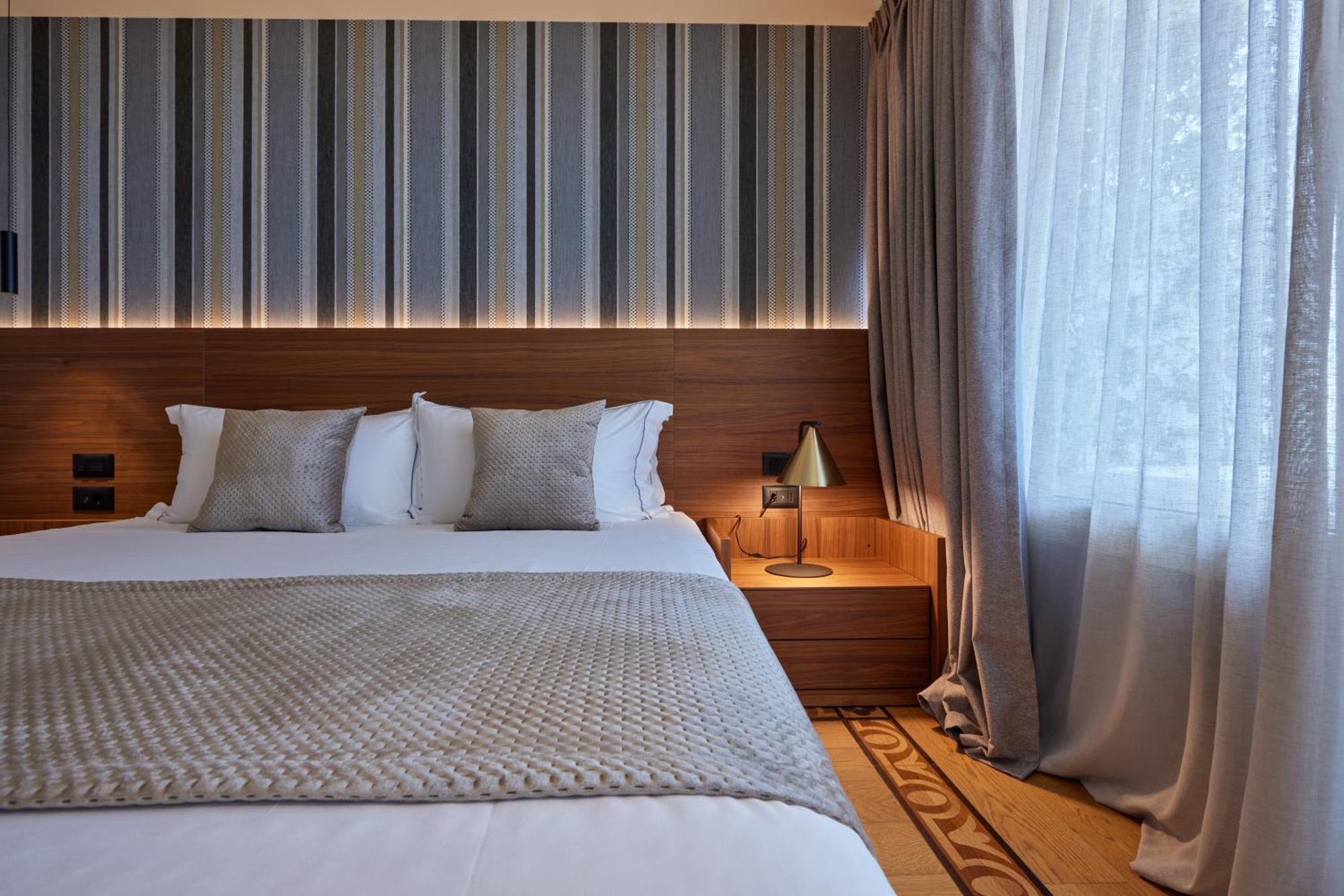 Valis Luxury Hotel Vlore Exterior photo