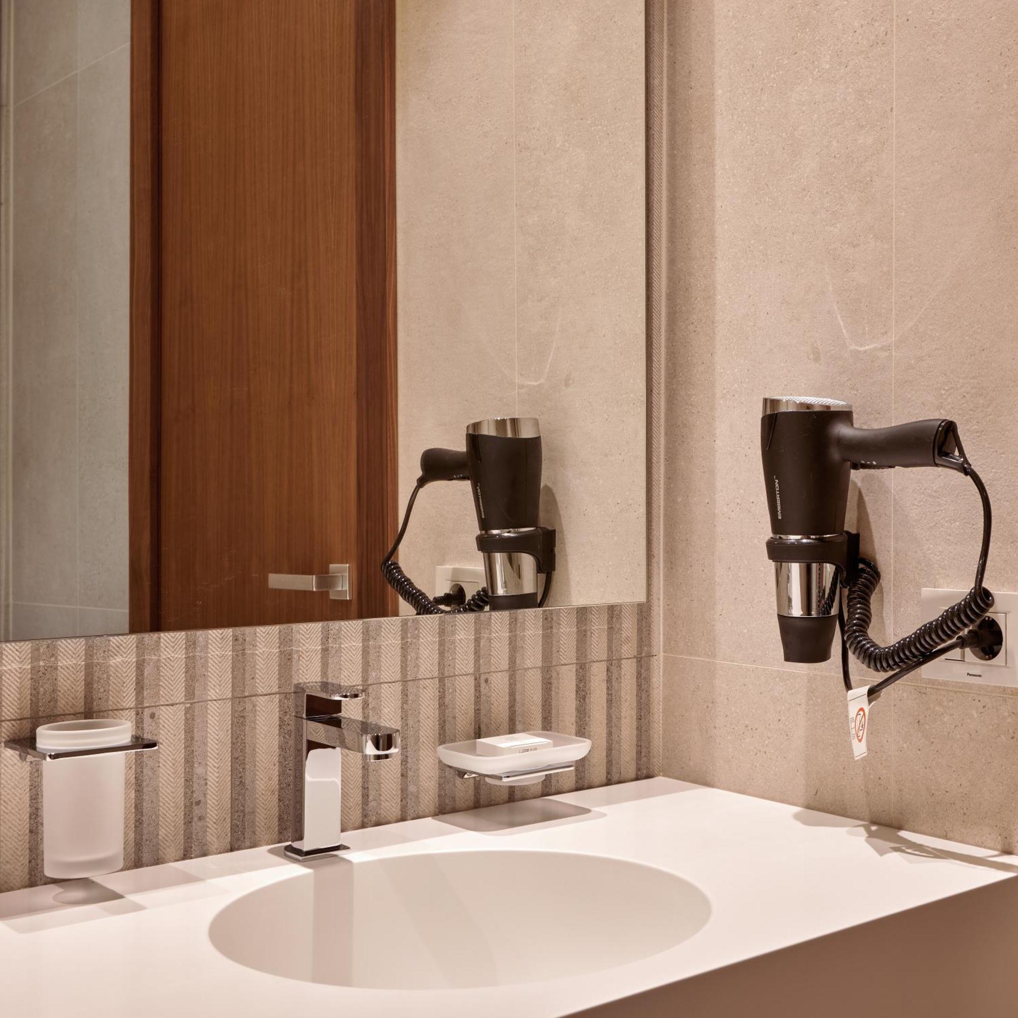 Valis Luxury Hotel Vlore Exterior photo