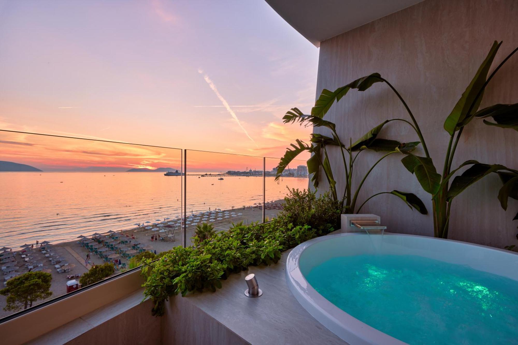 Valis Luxury Hotel Vlore Exterior photo