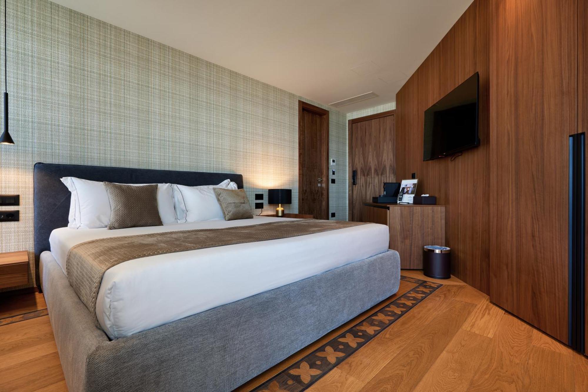 Valis Luxury Hotel Vlore Exterior photo