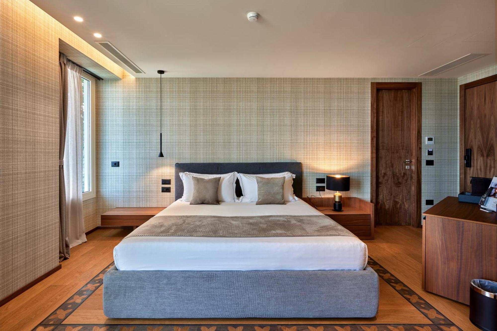 Valis Luxury Hotel Vlore Exterior photo